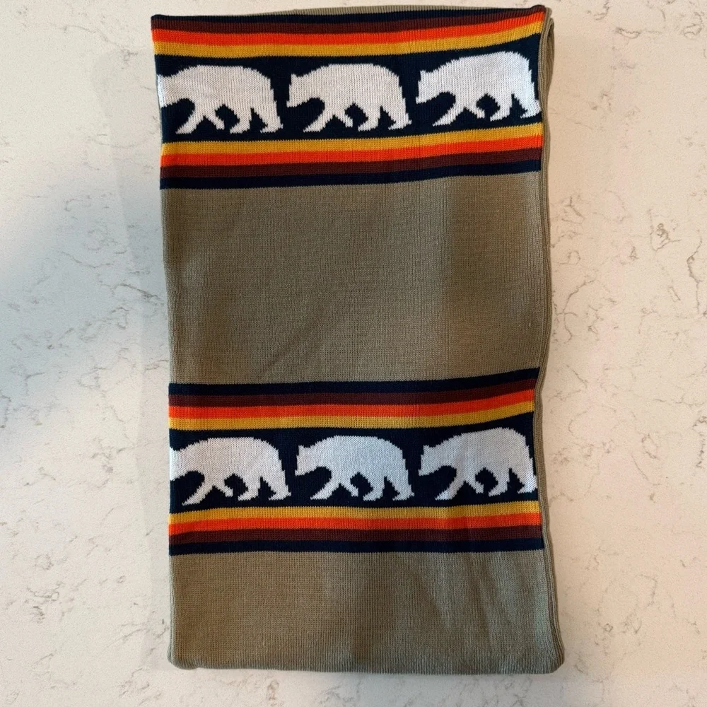 KAVU Bear print Arlo infinity wrap scarf one size. NWT Outdoor‎ Camping Gorp